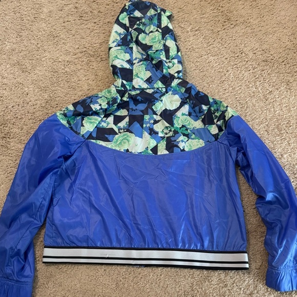 Nike Sportswear Wind Runner Girl's Graphic Floral Jacket Size XL - Picture 12 of 12